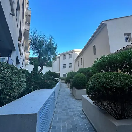 F2 Proche Des Plages Juan Les Pins 公寓 *